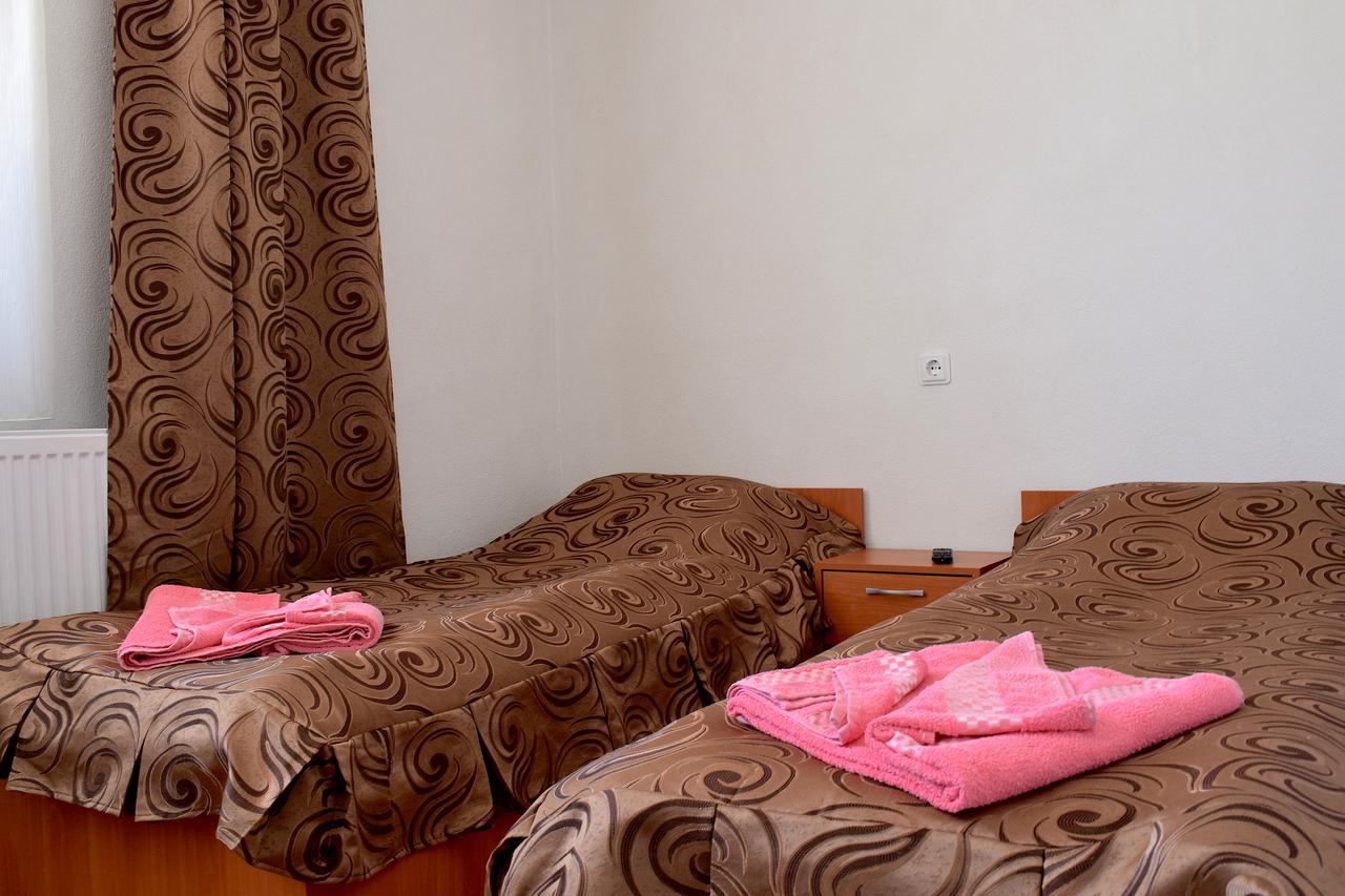 Hotel Complex Pele Zmeitsa Esterno foto